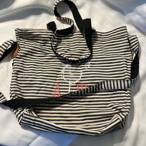 Retro Metro Crossbody.